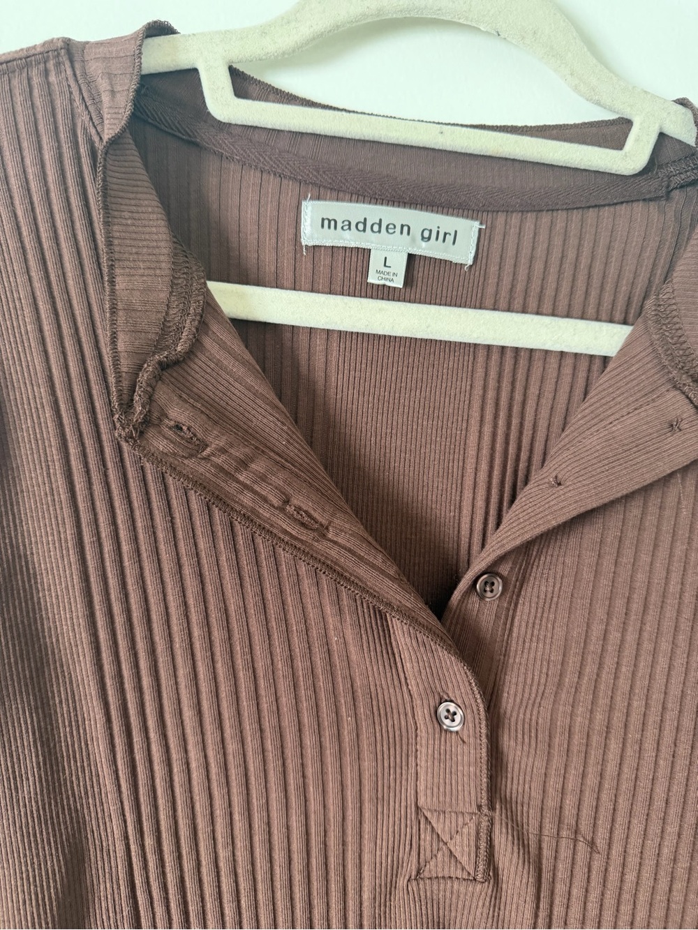 Madden Girl Ribbed Henley - Picture 3 of 3